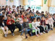 Школата по синтезатор и акордеон с образователни концерти в ДГ „Слънце”