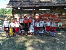 Признание за славейчетата на Цветина Маринова от три фолклорни конкурса