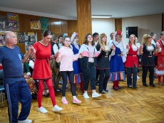 На „Зимна седянка” фолклорно с обичаи, традиции и народни хора