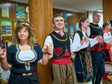 На „Зимна седянка” фолклорно с обичаи, традиции и народни хора