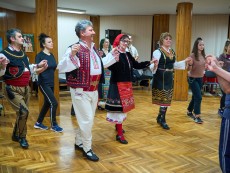 На „Зимна седянка” фолклорно с обичаи, традиции и народни хора