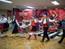 На „Зимна седянка” фолклорно с обичаи, традиции и народни хора