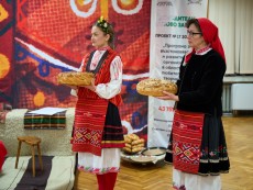 На „Зимна седянка” фолклорно с обичаи, традиции и народни хора