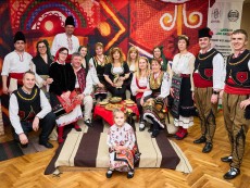 На „Зимна седянка” фолклорно с обичаи, традиции и народни хора