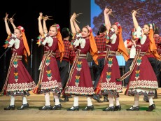Грандиозен концерт-спектакъл „Пъстра България” представи Ансамбъл „Развитие”