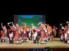 Грандиозен концерт-спектакъл „Пъстра България” представи Ансамбъл „Развитие”