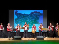 Грандиозен концерт-спектакъл „Пъстра България” представи Ансамбъл „Развитие”
