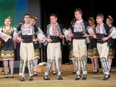 Грандиозен концерт-спектакъл „Пъстра България” представи Ансамбъл „Развитие”