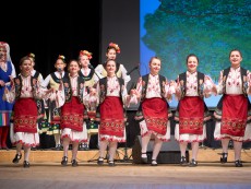 Грандиозен концерт-спектакъл „Пъстра България” представи Ансамбъл „Развитие”