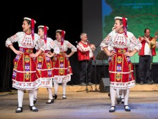 Грандиозен концерт-спектакъл „Пъстра България” представи Ансамбъл „Развитие”
