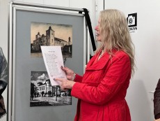 Духа зад кулисите в симбиоза на изкуствата фотография и поезия представи „Читалището – поглед отвътре”