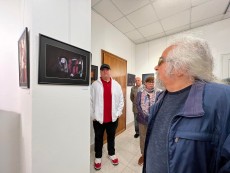 Духа зад кулисите в симбиоза на изкуствата фотография и поезия представи „Читалището – поглед отвътре”
