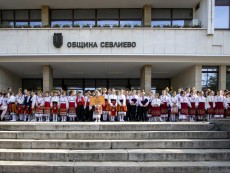 С пъстра плетеница от изкуства и талант празнува най-българската светиня – Читалището