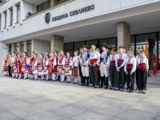 С пъстра плетеница от изкуства и талант празнува най-българската светиня – Читалището