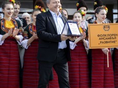 С пъстра плетеница от изкуства и талант празнува най-българската светиня – Читалището