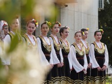 С пъстра плетеница от изкуства и талант празнува най-българската светиня – Читалището