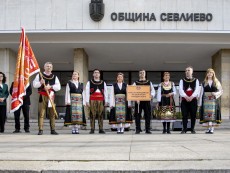 С пъстра плетеница от изкуства и талант празнува най-българската светиня – Читалището