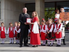 С пъстра плетеница от изкуства и талант празнува най-българската светиня – Читалището