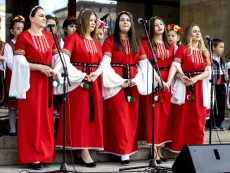 С пъстра плетеница от изкуства и талант празнува най-българската светиня – Читалището
