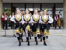С пъстра плетеница от изкуства и талант празнува най-българската светиня – Читалището