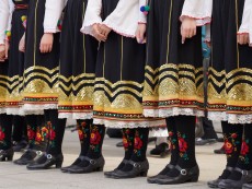 С пъстра плетеница от изкуства и талант празнува най-българската светиня – Читалището