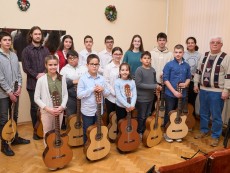 Школа по китара и тамбура