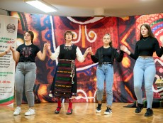 На седянка представиха есенните празници и обредност