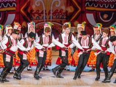 Коледен благослов с фолклор и традиции – концертът на ансамблите на Севлиево, Габрово и Трявна