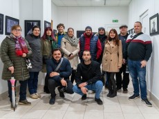 Видимото и невидимото чрез фотографии в светлина и „Игра със сенки”