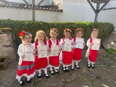 Школа по народно пеене „Шарени цветенца” празнува 10 години с концерт-спектакъл „Мечта”