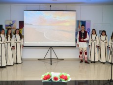 10 години на крилете на песента – сбъдната мечта, благословия за Школа по народно пеене „Шарени цветенца”