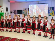 10 години на крилете на песента – сбъдната мечта, благословия за Школа по народно пеене „Шарени цветенца”