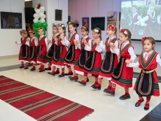10 години на крилете на песента – сбъдната мечта, благословия за Школа по народно пеене „Шарени цветенца”