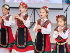 10 години на крилете на песента – сбъдната мечта, благословия за Школа по народно пеене „Шарени цветенца”