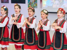 10 години на крилете на песента – сбъдната мечта, благословия за Школа по народно пеене „Шарени цветенца”