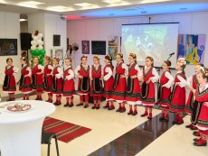 10 години на крилете на песента – сбъдната мечта, благословия за Школа по народно пеене „Шарени цветенца”