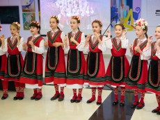10 години на крилете на песента – сбъдната мечта, благословия за Школа по народно пеене „Шарени цветенца”