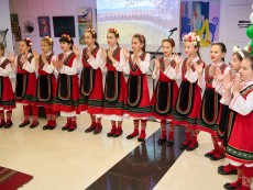 10 години на крилете на песента – сбъдната мечта, благословия за Школа по народно пеене „Шарени цветенца”