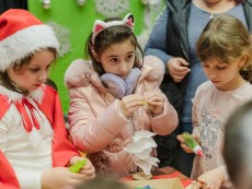 Театър с коледен дух – „Снежната кралица и джуджетата” с актьорите на Борислава Русева
