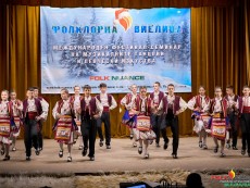 Танцьорите с купа, медал и диплом от международния фестивал „Фолклорна виелица”