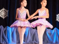 Коледно с изкуството балет в бляскав спектакъл на грациите