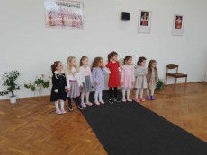 Открит урок с песен от деца за родители