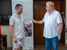 „Фото Академика 2025” отличи Божидар Генков, почетен приз връчи председателят на Читалището