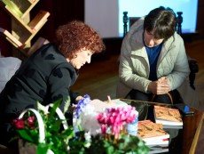 Една среща с истината и „Открито – забранено за политици” на Валя Ахчиева