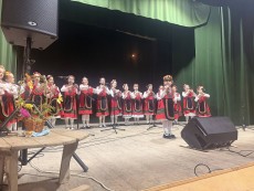 „Лаленца”-та и „Черешки”-те на Школата по народно пеене с концерт в село Агатово