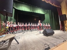„Лаленца”-та и „Черешки”-те на Школата по народно пеене с концерт в село Агатово