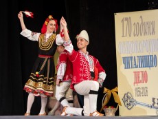 Балетните грации блеснаха на сцената на „Сълза и смях” за празника на българските читалища